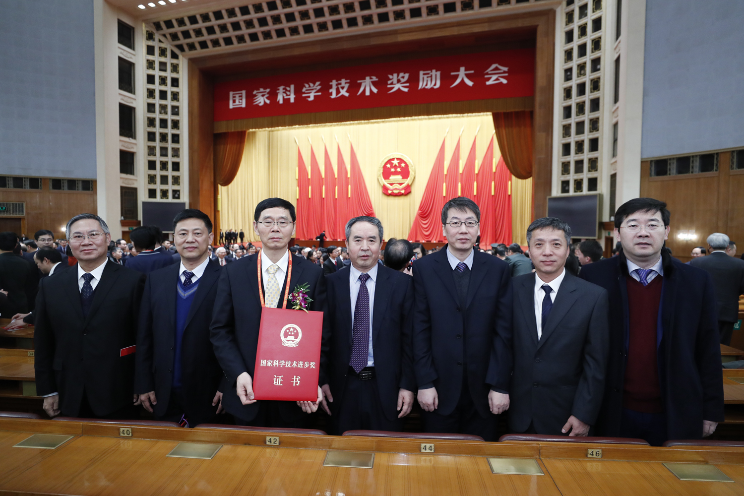 大连理工大学毕业证(大连理工大学毕业证封皮)