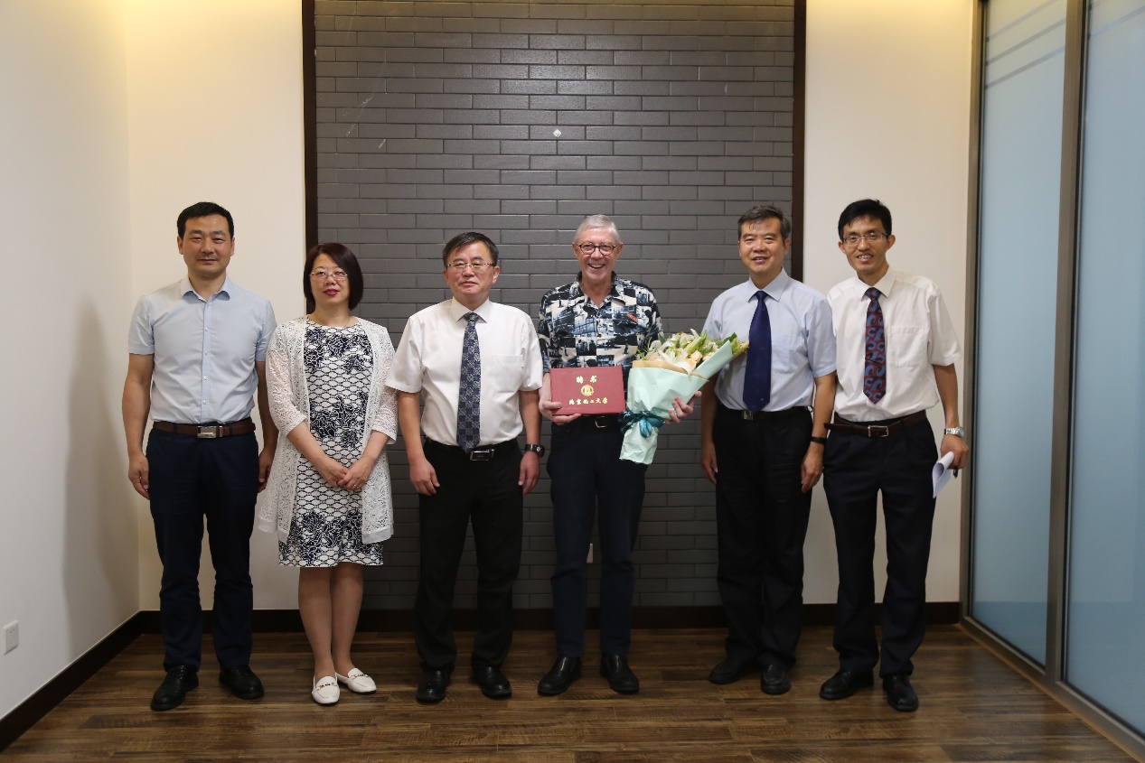 北京化工大学毕业证颁发时间